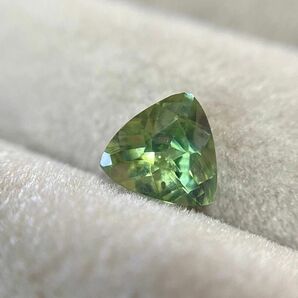 グリーンジルコン　0.53ct