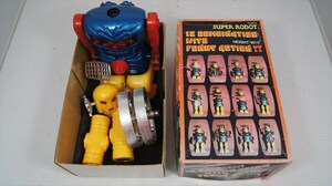 [ rare article ]SUPER ROBOT 12 COMBINATION WITH FUNNY ACTION plastic . body robot battery type 1980 period that time thing Hong Kong made box attaching miscellaneous goods 