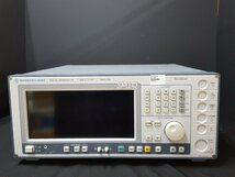 [NBC] R&S SMIQ02B ベクトルシグナルジェネレータ 300kHz to 2.2GHz Signal Generator, Opt B11 B12 B19 B20 (中古 0052)_画像1