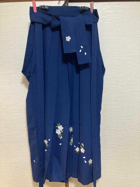 女性　桜刺繍紺袴