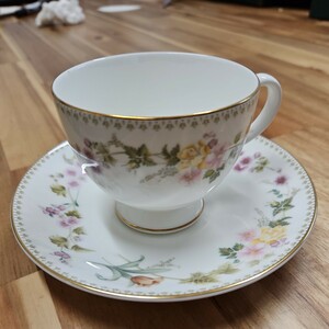 Wedgwood 英国製　ウェッジウッド Mirabelle ミラベル ティーカップ ソーサー 花柄 コーヒーカップ　アンティーク食器　 ヴィンテージ