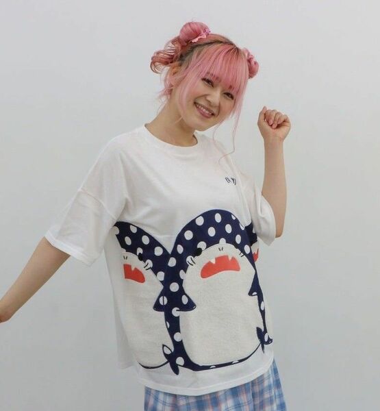 【新品】白 ビッグT ドットサメ 刺繍 アップリケ Tシャツ ゆるかわ Tシャツ かわいい ユニセックス