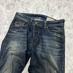 Q ■ イタリア製 '国内正規品' DIESEL ディーゼルDARRON REGULAR SLIM TAPERED デニムパンツ / ジーンズ W29 L32 メンズ ボトムス 古着 の画像3