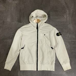 K ▼ 都会のカジュアルウェア!! STONE ISLAND JUNIOR ストーンアイランド 子供服 ジップアップ パーカ / フーディ size:142 キッズ WHITEの画像2