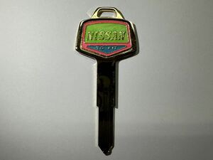 NISSAN 日産 ニッサン マーク ロゴ 蓄光キー luminous key ファッションキー ブランクキー スペアキー 鍵 M254 旧車 JDM 当時物 未使用品