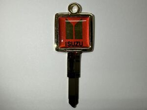 ISUZU いすゞ いすず イスズ 旧マーク fashion key デカロゴ ファッションキー ブランクキー スペアキー 鍵 M207 旧車 JDM 当時物 未使用品