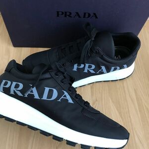 新品同様　極美品　PRADA プラダ　メンズ　ロゴ　スニーカー　26.5㎝〜27㎝　黒