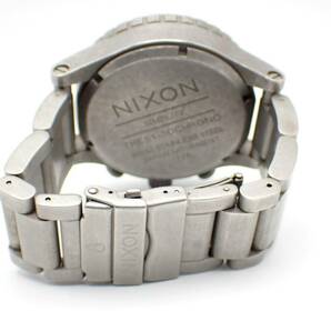 稼働品☆1円～☆NIXON ニクソン QZ メンズ腕時計 シンプリフィ THE51-30 クロノグラフ デイト シルバー文字盤●H0015-600-3の画像3