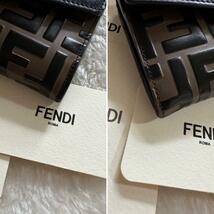 【極上美品】 110 FENDI フェンディ 2つ折り長財布_画像2