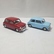 DAYS GONE ハンガーズ 「Austin 7 MINI 1959 赤」と「Austin 7 MINI 1959 青」 オースチン ミニ 2台セット イギリス製 新品未使用270_画像1