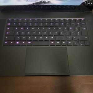 2020 Razer Blade 15 Advanced OLED i7-10875H(8コア16スレッド)/16GB/1TB SSD/RTX2080 Super(8GB)/15型 4K有機EL (OLED) 訳ありの画像2