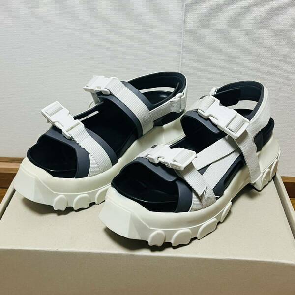 美品リックオウエンス Rick Owens TRACTOR SANDAL トラクター サンダル 黒 BALENCIAGAユリウス DRKSHDWマルジェラ　サイズ39 送料込み