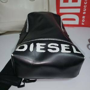 未使用に近い◇◇DIESEL☆ディーゼル/2019年モデル/レザーボディーバッグ/BODY BAG 「ALTAVILLA」クロスボディーバッグ/定価:38,500-メンズの画像9