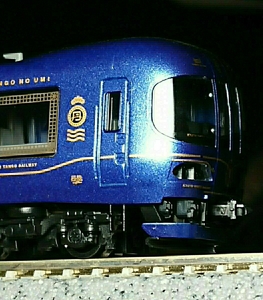 TOMIX KTR8000形に♪トイレタンク、車端部機器