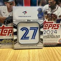 レア！★ Topps 2022 SERIES ONE VLADIMIR GUERRERO JR. ウラジミール・ゲレーロjr. PLAYER JERSEY NUMBER MEDALLION CARD _画像1