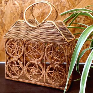 Art hand Auction [SAMURAI] حقيبة سلة مصنوعة يدويًا من بالي all-Ata غير مستخدمة على شكل مربع ونمط مخرم 100% من المواد الطبيعية حقيبة Ata Z22, موضة, حقيبة السيدات, سلة, سلة الخوص
