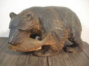 ◆北海道発◆木彫り熊◆1967年　荒木作◆全長約31.5センチ◆