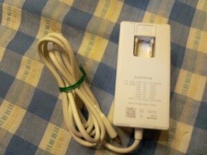 純正ドコモACアダプタ 08 USB タイプC セレクト ホワイト android充電器☆