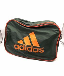 衝撃プライス！【様々なシーンで大活躍！】【adidas アディダス】パフォーマンスロゴ ショルダーバック/スポーツ/カーキオレンジ/N-O44