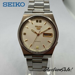 【可動品】SEIKO5 オートマチック デイデイド 腕時計 文字盤色/シルバー 7009‐3130 ベルトジャンク　時計は1979年4月、1989年に製造