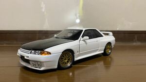 1/18 オートアートR32 スカイラインGT-R カスタム　車高　色変え　