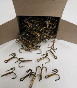 144 count, BRONZE TREBLE HOOKS, SIZE #8 Quality Hooks, Danielson 144 pcs. BULK 海外 即決