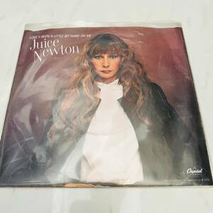 Juice Newton - 45rpm Single Record - Love /'s Been A Little Bit Hard On Me 海外 即決