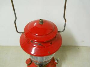 1975 Coleman Lantern 200A Red w/ Pyrex Globe Camping Collectible 12.5" Tall 海外 即決