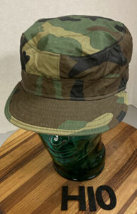 MILITARY CAP, WOODLAND CAMO PATTERN, 7 1/4, WITH EAR FLAPS, VERY GOOD COND H10 海外 即決