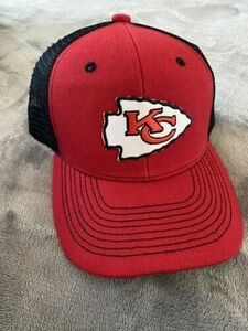 Kansas City Chiefs KC Helmet Logo Red & Black Mesh Snapback Trucker Cap Hat NEW 海外 即決