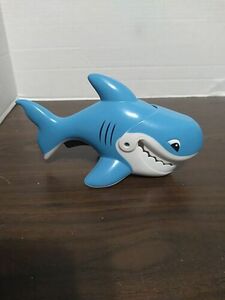 Shark Plastic Animal Toy Figure With Moving Mouth 7" by 4 1/2" Target brand 海外 即決