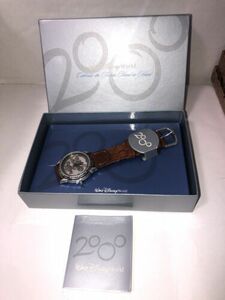 2000 WALT DISNEY WORLD CELEBRATE THE FUTURE HAND IN HAND WATCH New in Box 海外 即決