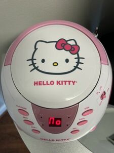 2014 Hello Kitty Pink KT2024A Stereo AM /FM CD Player Boombox Radio 海外 即決
