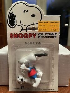 Vintage Snoopy Soccer 2542 Fun Figures Determined Productions Peanuts NIB 海外 即決