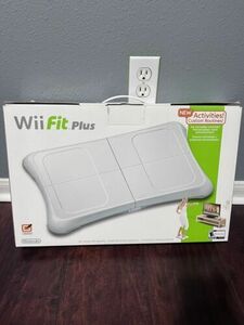 Wii Fit PLUS Board In Original Box No Instructions NO Disc BOARD ONLY. 海外 即決