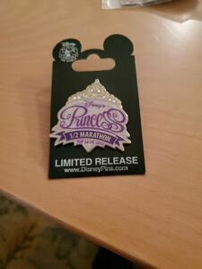 disney parks 2012 limited release princess 1/2 marathon pin new with card 海外 即決