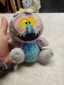 VTG Kuddlee Uglee 6" Plush My Pet Monster Purple Chain Yellow Hair Bow Tara Toys 海外 即決