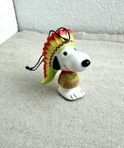 Snoopy Ornament in Native American Headdress, 1966, ceramic, Japan 海外 即決