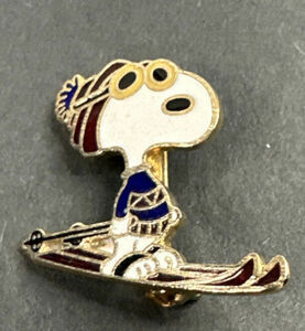 Snoopy Peanuts Snoopy Skiing Pin Blue Sweater Goggles 海外 即決