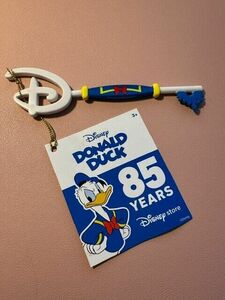 Donald Duck 85th Anniversary Years Disney Store Limited Edition Celebration Key 海外 即決