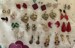 Vintage Earrings PIERCED Costume Jewelry LOT OF 20 Pairs - AS IS 海外 即決