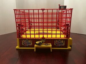 WWF Hasbro Ring, Titan Sports Vintage King Of The Ring. Complete With Steel Cage 海外 即決