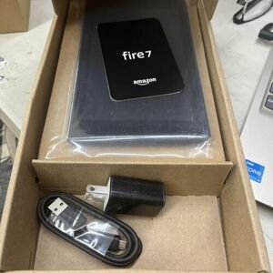 Amazon Fire 7 16GB, Wi-Fi, 8In - Black 海外 即決