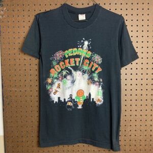Vintage 80s Fireworks T-shirt Size Medium Black Single Stitch Rocket City 1980s 海外 即決