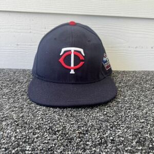 Minnesota Twins Hat Cap Fitted Mens 7 3/8 Black MLB Baseball Logo New Era 海外 即決