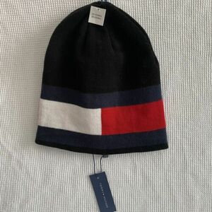 Tommy Hilfiger Reversible Knit Hat Beanie Black Red White Blue NWT $45 New 海外 即決