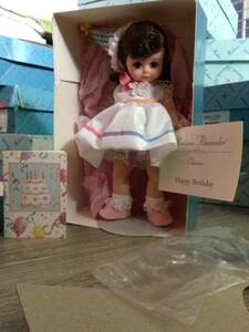 Madame Alexander Happy Birthday Maggie Classic Doll w/stand 海外 即決