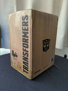 TRANSFORMERS Optimus Prime Self-Converting Robot by Robosen - in hand 海外 即決