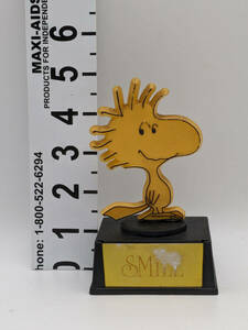 1965 Charley Brown Peanuts Woodstock Trophy Smile 1965 By Aviva-Free Shipping 海外 即決