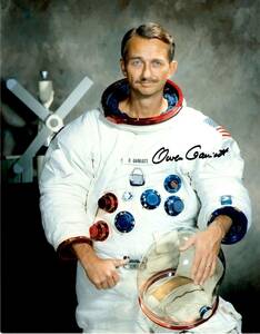 Signed 8 x10 NASA Astronaut Photo Autograph COA Owen Garriott Columbia Skylab 3 海外 即決